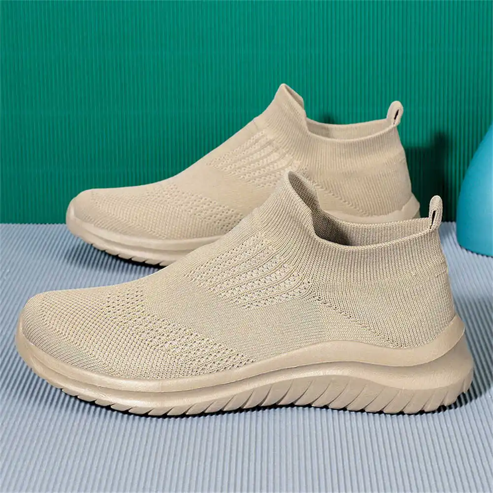 Beige Zachte Nieuwe Nieuwighei - Men'S Shoes Expensive Brands recensie en prijs